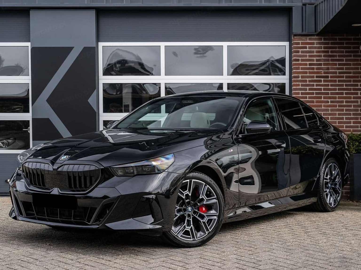 BMW G90